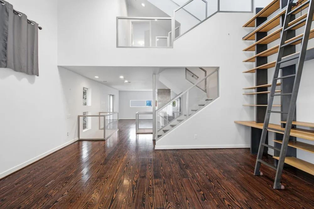 2934 Commerce Street Houston, TX 77003