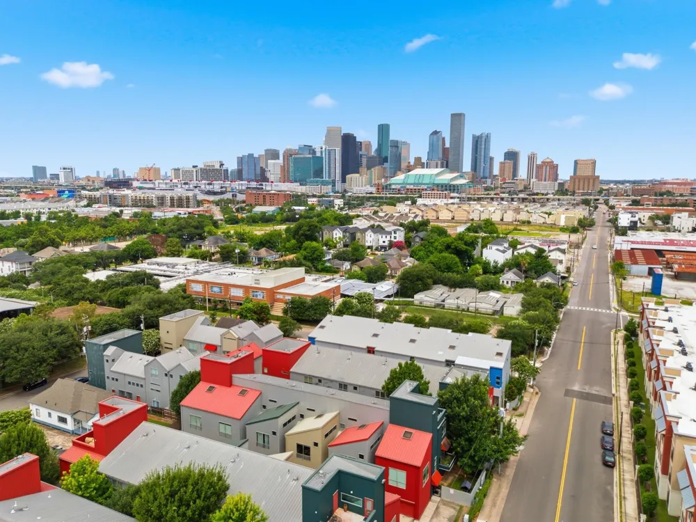 2934 Commerce Street Houston, TX 77003