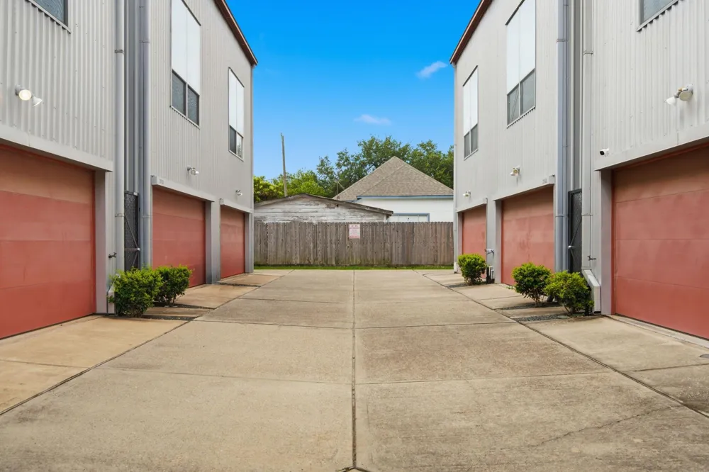 2934 Commerce Street Houston, TX 77003