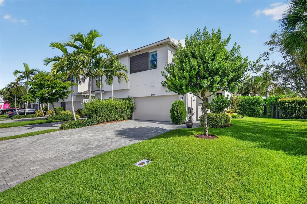 8789 Antarus Drive Lake Worth, FL 33467