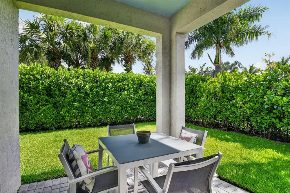 8789 Antarus Drive Lake Worth, FL 33467