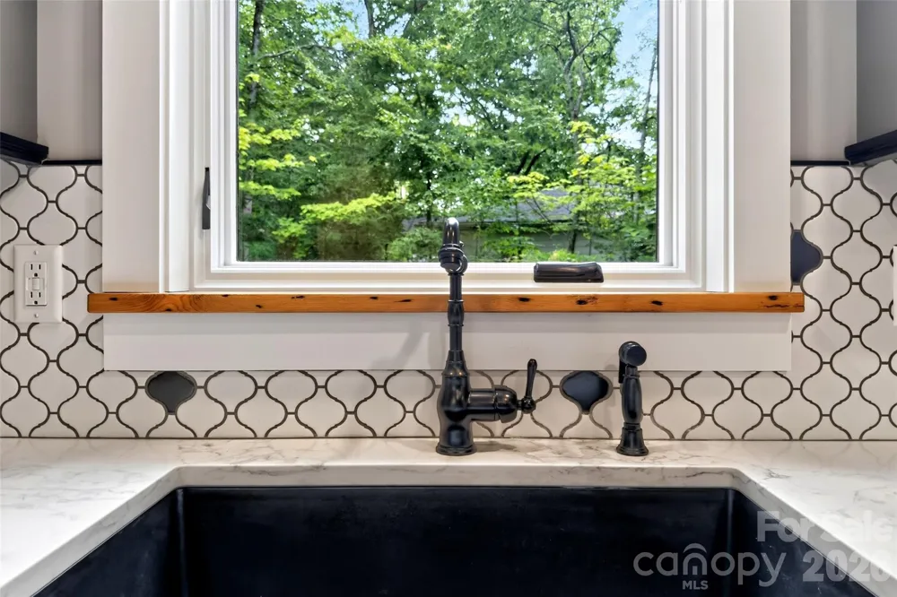 78 Tupper Road Black Mountain, NC 28711