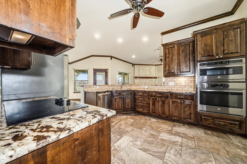 716 Retoma Park Drive Robinson, TX 76706