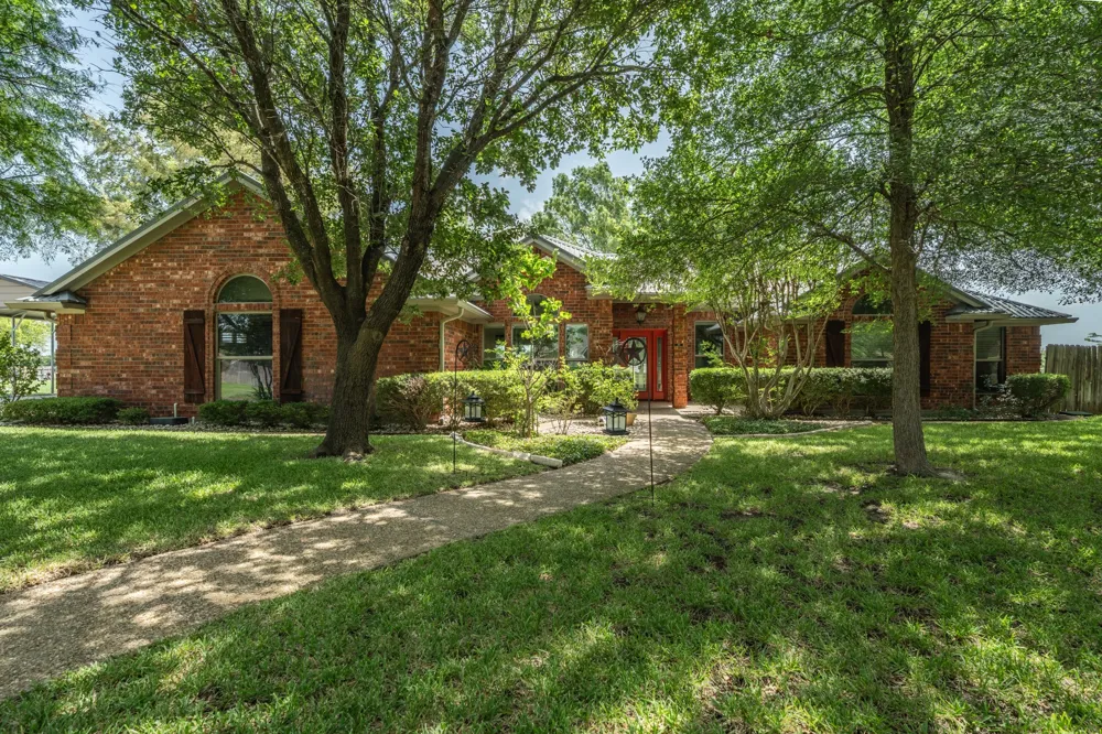 716 Retoma Park Drive Robinson, TX 76706