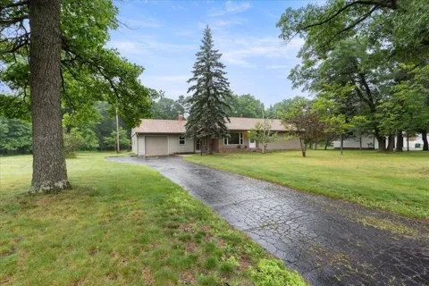 6256 Clearwater Road