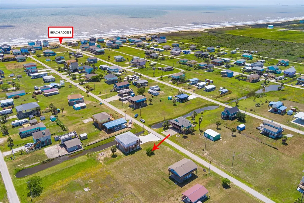 962 S Sage Crystal Beach, TX 77650