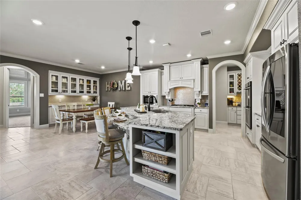 1002 Pleasant Pines Lane Pinehurst, TX 77362
