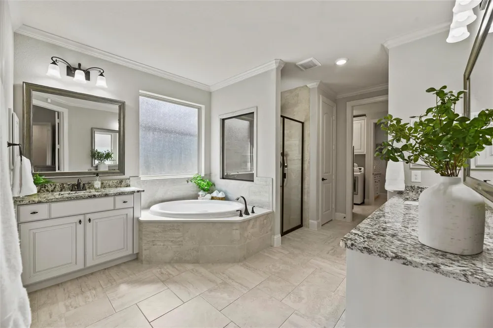 1002 Pleasant Pines Lane Pinehurst, TX 77362