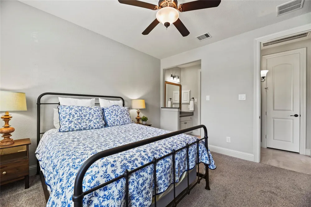 1002 Pleasant Pines Lane Pinehurst, TX 77362