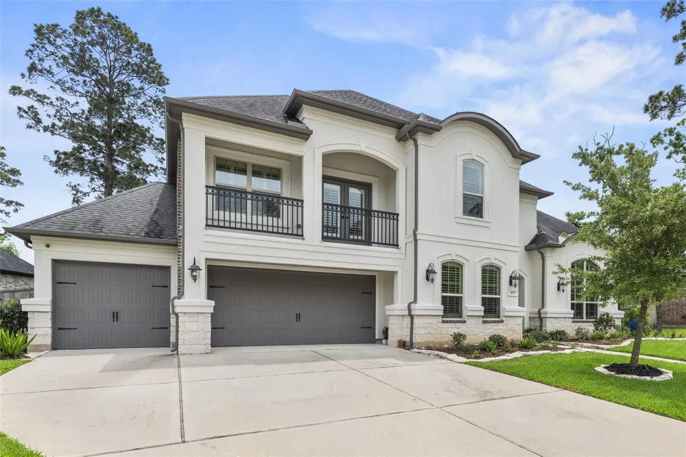1002 Pleasant Pines Lane Pinehurst, TX 77362