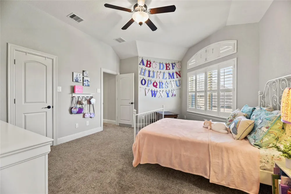 1002 Pleasant Pines Lane Pinehurst, TX 77362
