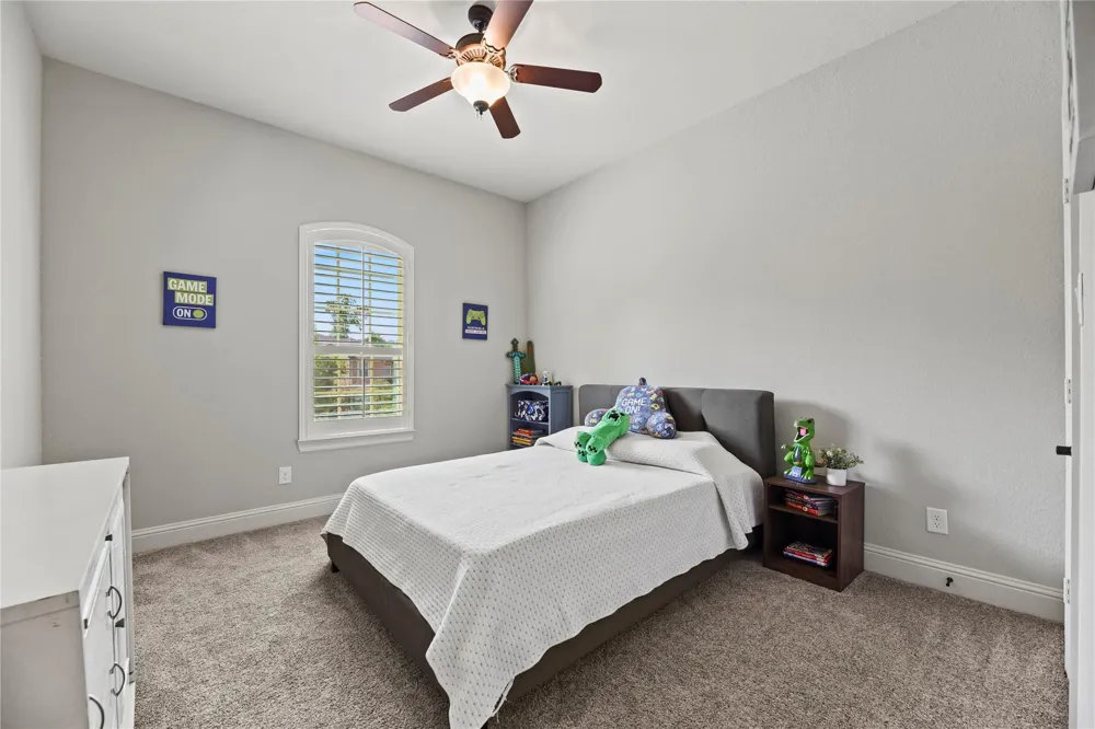 1002 Pleasant Pines Lane Pinehurst, TX 77362