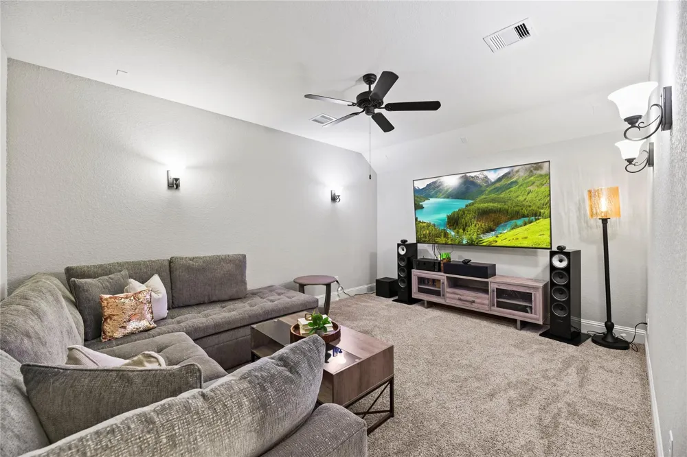 1002 Pleasant Pines Lane Pinehurst, TX 77362