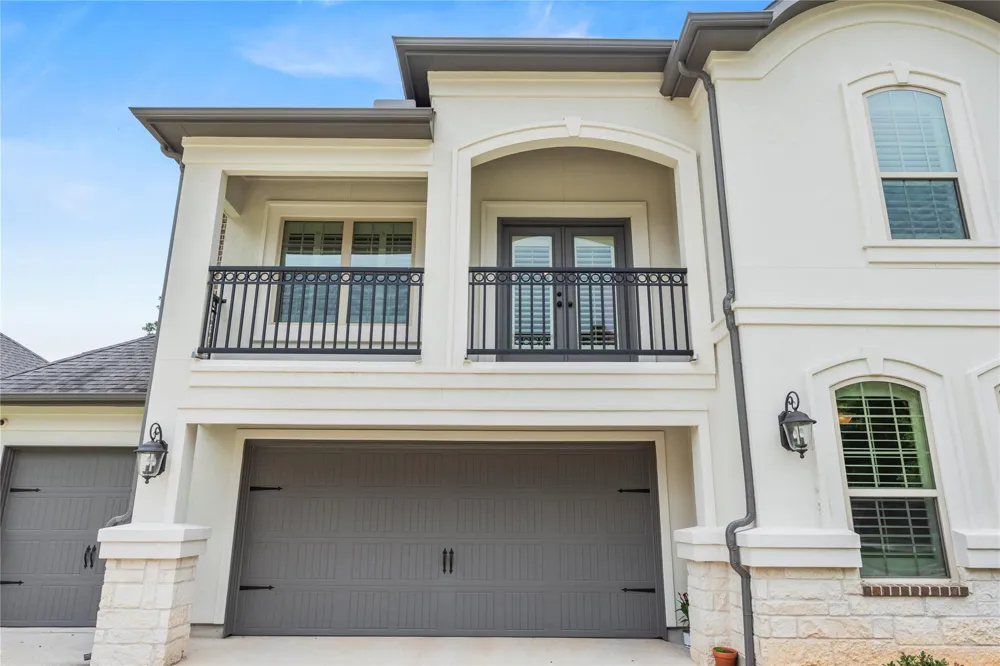 1002 Pleasant Pines Lane Pinehurst, TX 77362