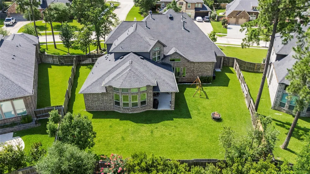 1002 Pleasant Pines Lane Pinehurst, TX 77362