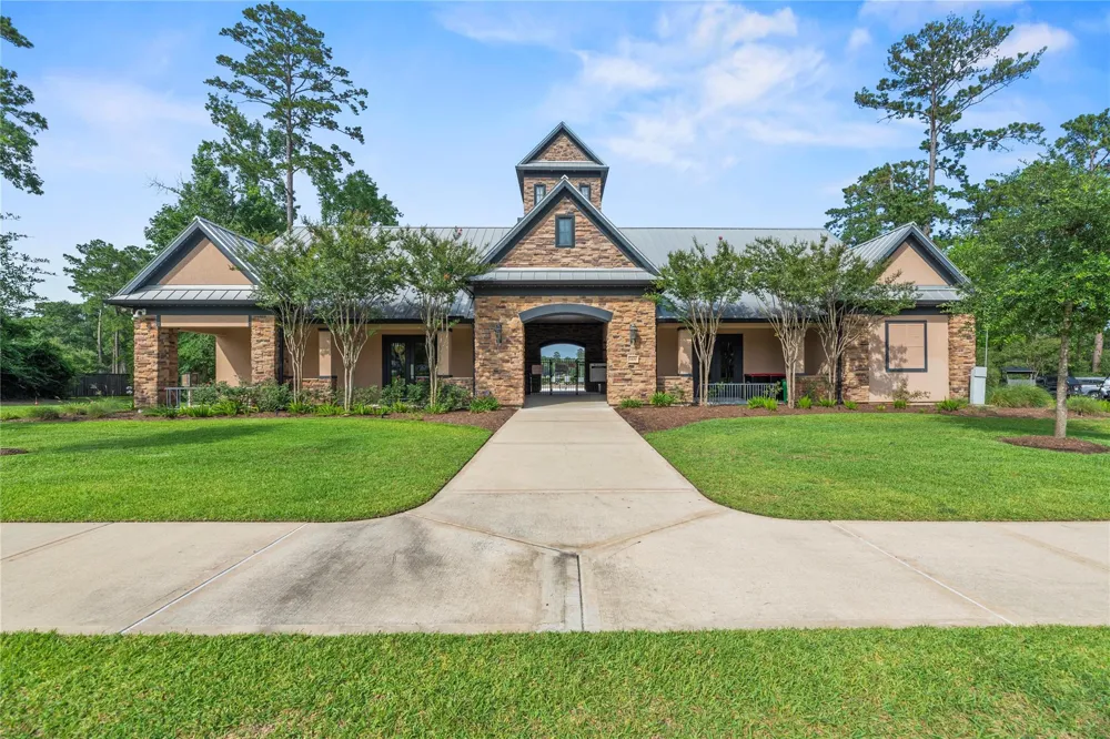 1002 Pleasant Pines Lane Pinehurst, TX 77362