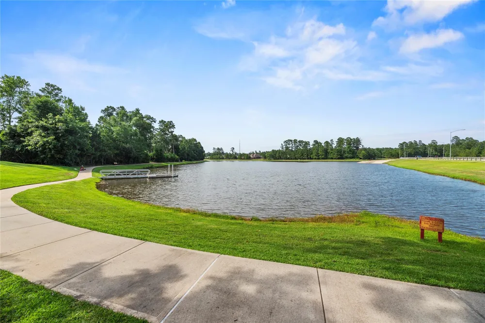 1002 Pleasant Pines Lane Pinehurst, TX 77362