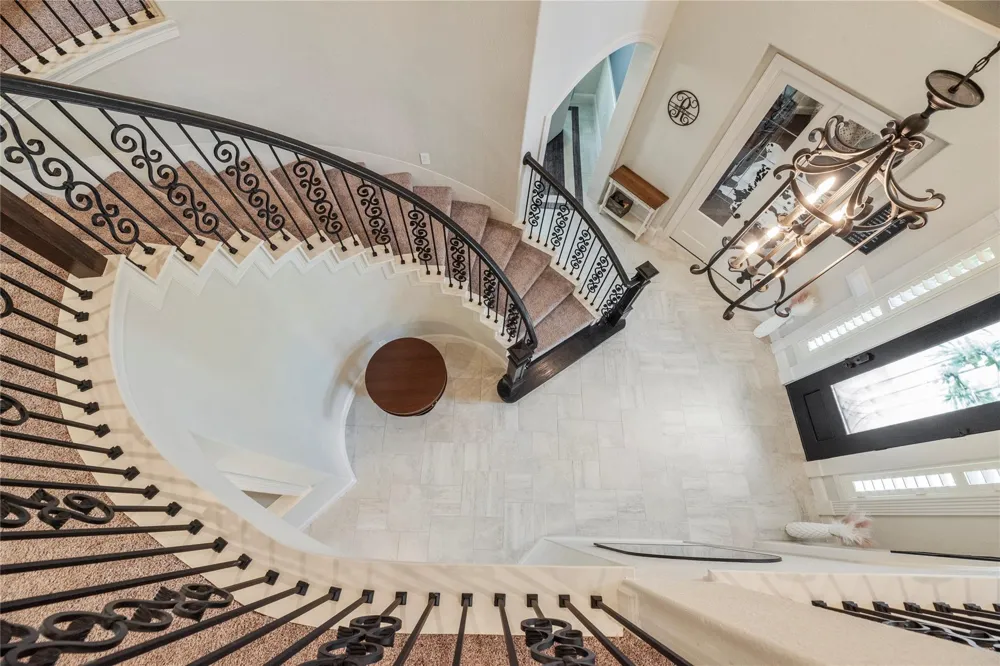 1002 Pleasant Pines Lane Pinehurst, TX 77362