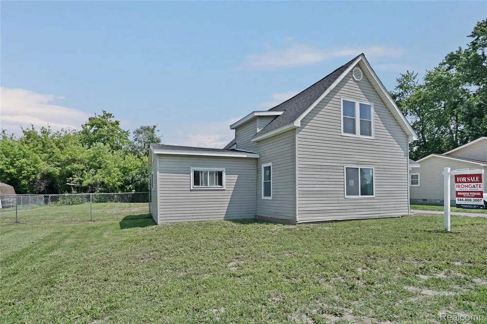 914 Chartier Street Marine City City, MI 48039