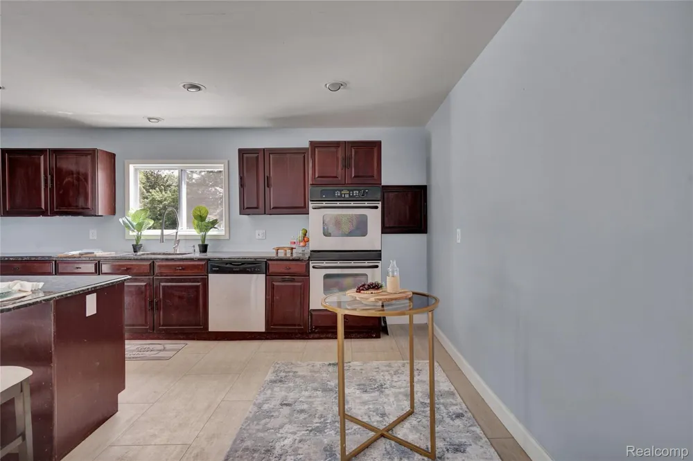 914 Chartier Street Marine City City, MI 48039