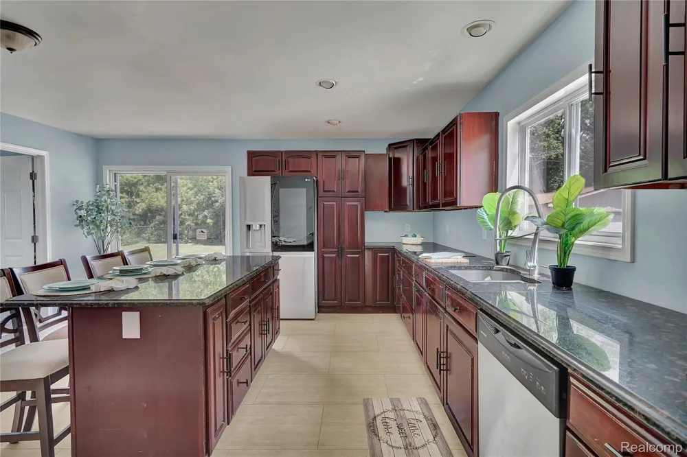 914 Chartier Street Marine City City, MI 48039