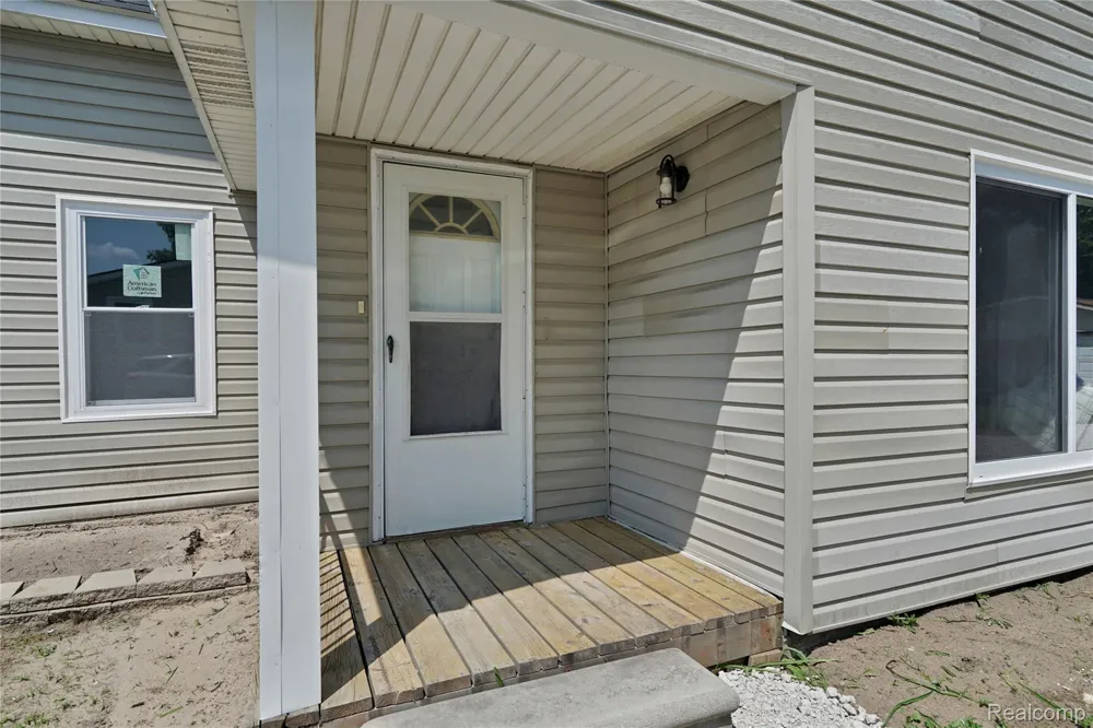 914 Chartier Street Marine City City, MI 48039