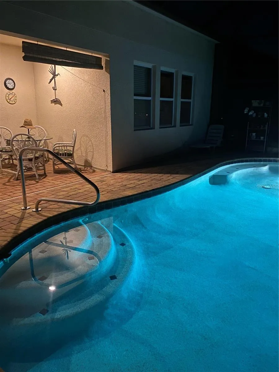 843 MOLLY CIRCLE Sarasota, FL 34232