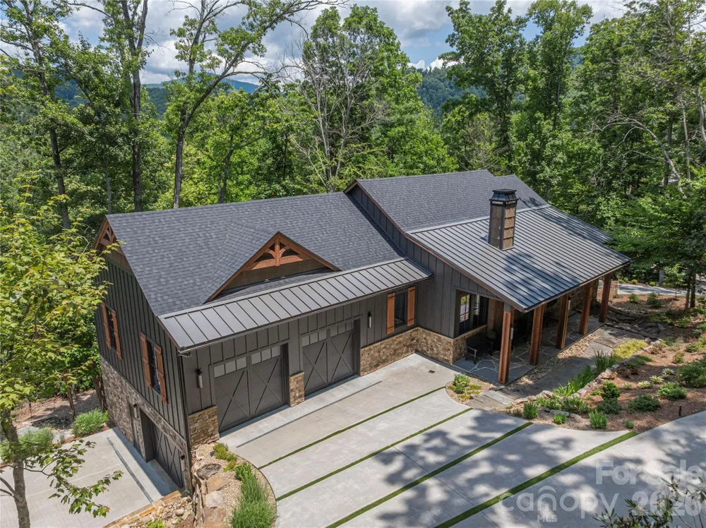 28 Garren View Drive Fairview, NC 28730