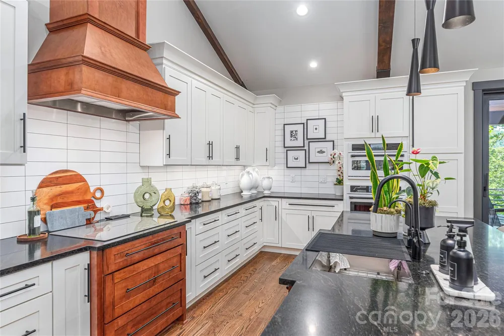 28 Garren View Drive Fairview, NC 28730