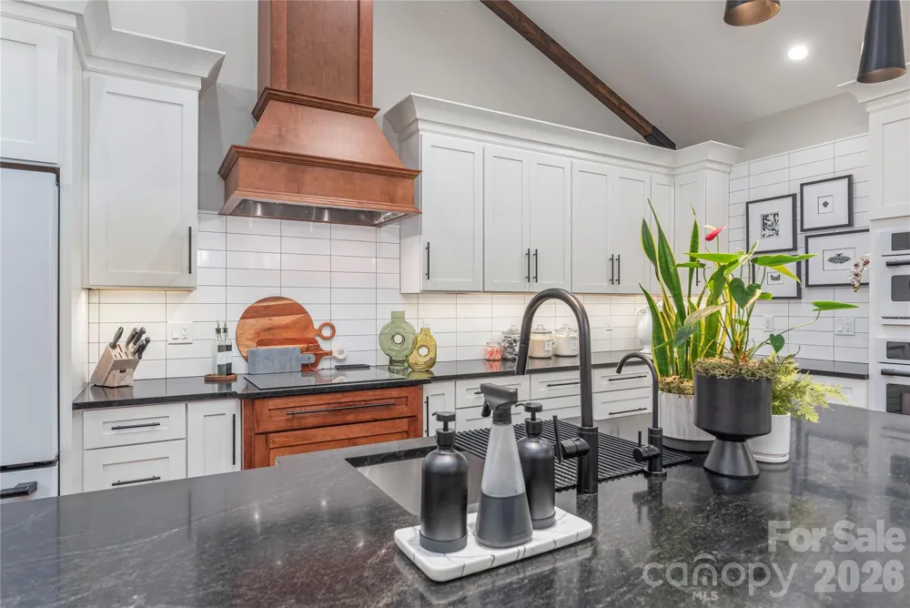 28 Garren View Drive Fairview, NC 28730