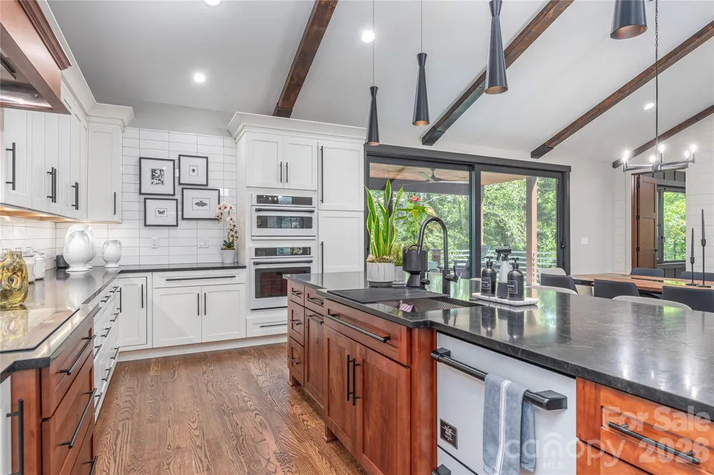 28 Garren View Drive Fairview, NC 28730