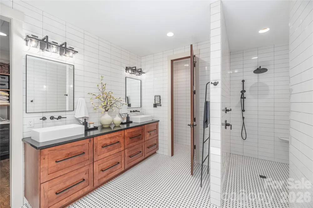 28 Garren View Drive Fairview, NC 28730