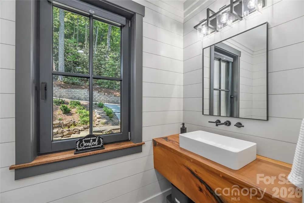 28 Garren View Drive Fairview, NC 28730
