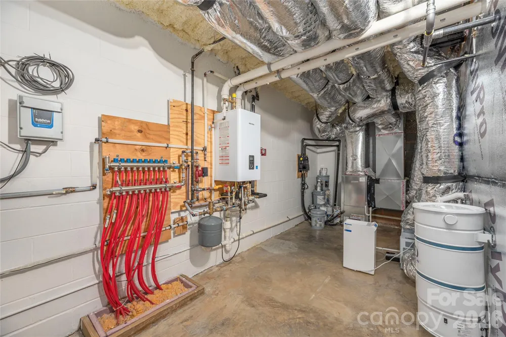 28 Garren View Drive Fairview, NC 28730
