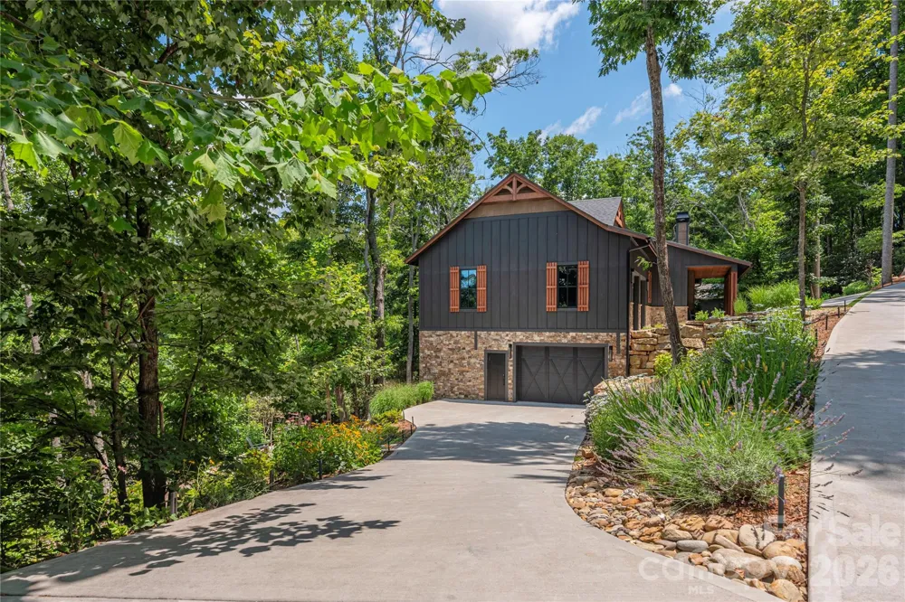 28 Garren View Drive Fairview, NC 28730