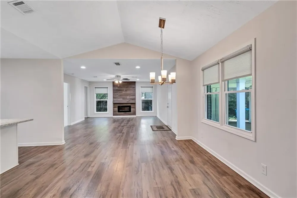 5772 Lilburn Stone Mountain Road Stone Mountain, GA 30087