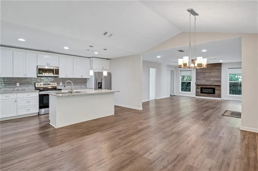 5772 Lilburn Stone Mountain Road Stone Mountain, GA 30087