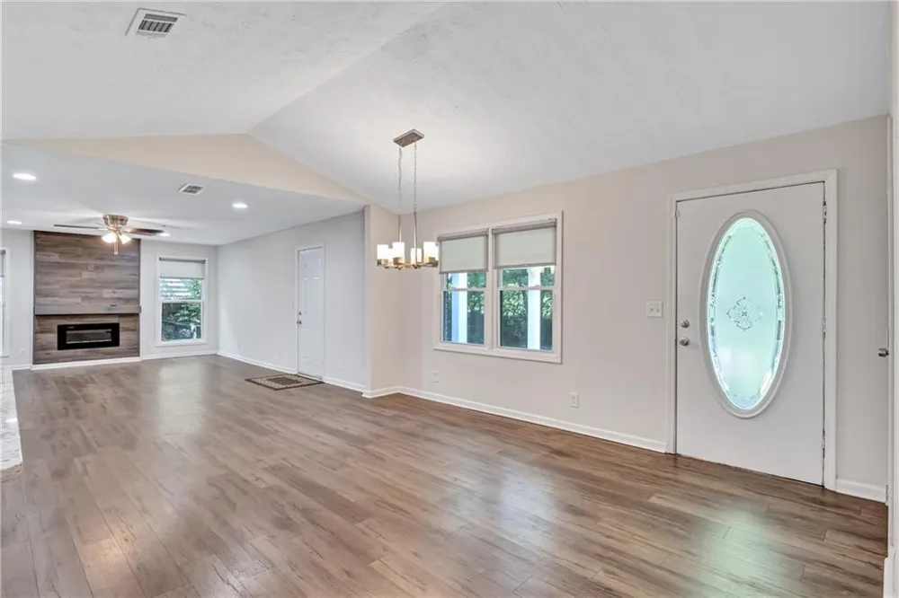 5772 Lilburn Stone Mountain Road Stone Mountain, GA 30087