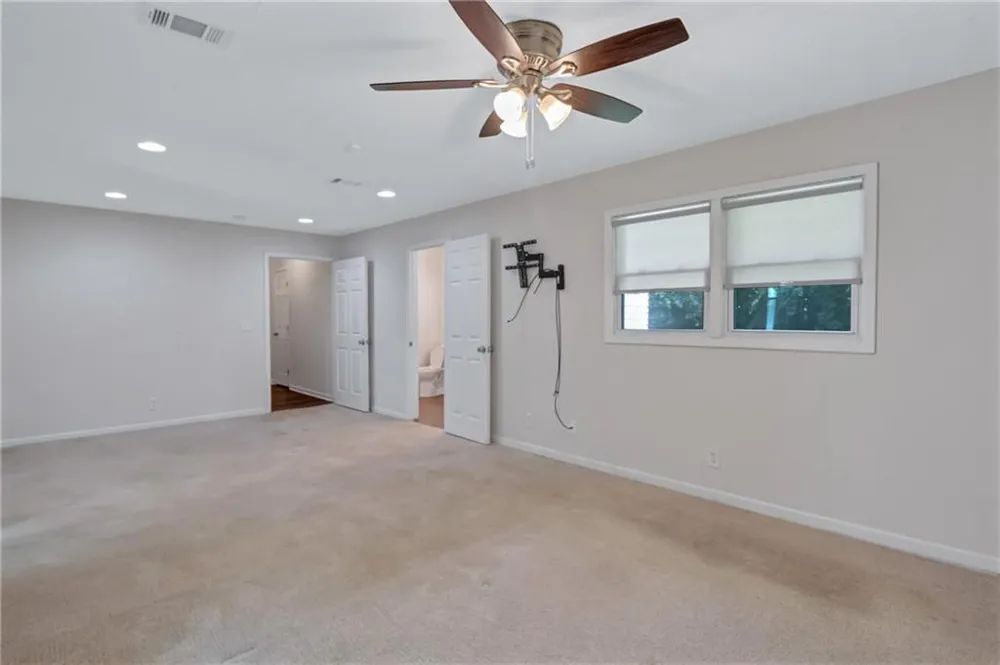 5772 Lilburn Stone Mountain Road Stone Mountain, GA 30087