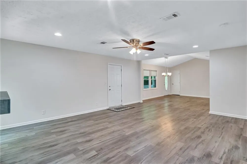 5772 Lilburn Stone Mountain Road Stone Mountain, GA 30087