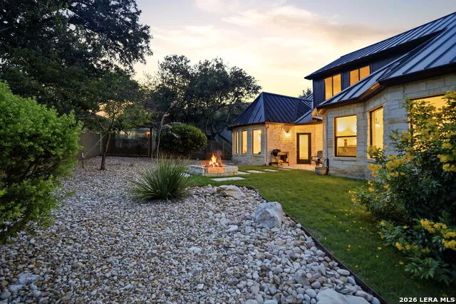 302 Left Ln Horseshoe Bay, TX 78657