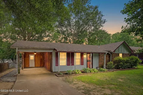 3355 Greenway Drive