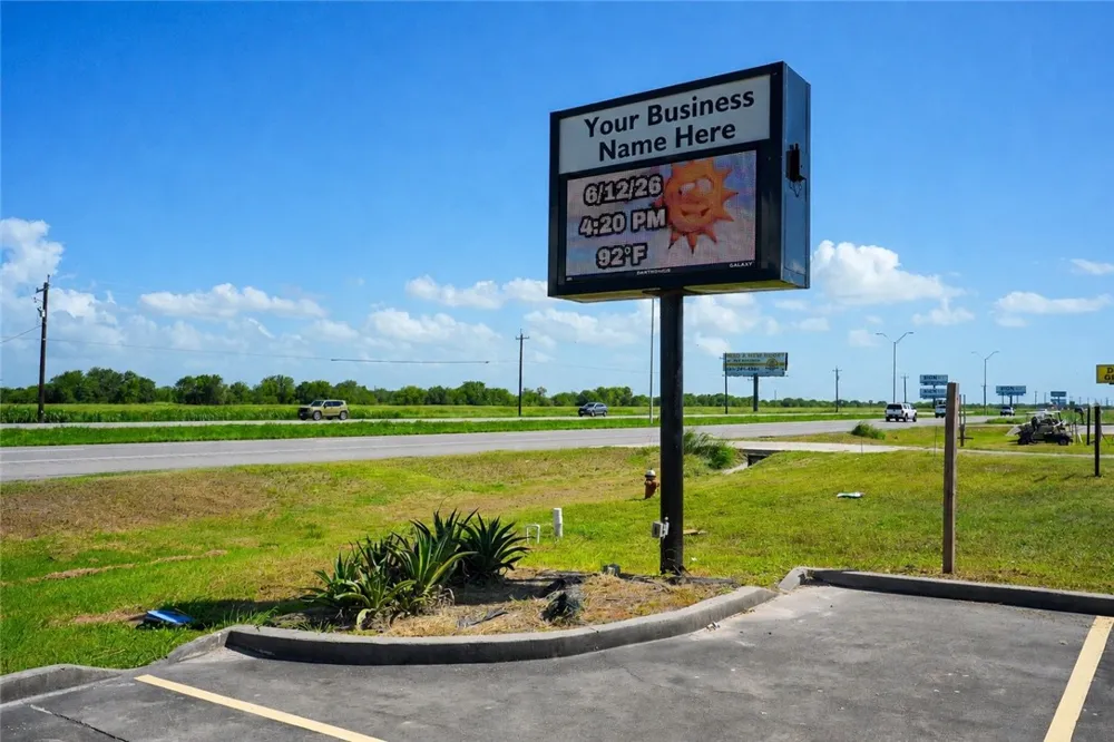 1615 Voss Avenue Odem, TX 78370