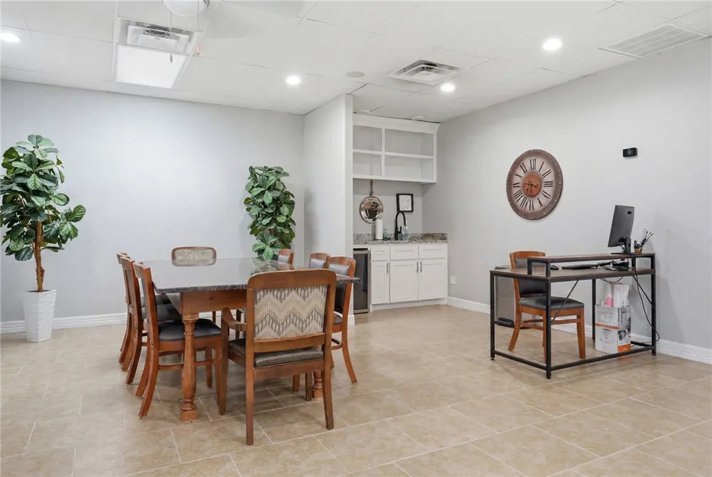 1615 Voss Avenue Odem, TX 78370