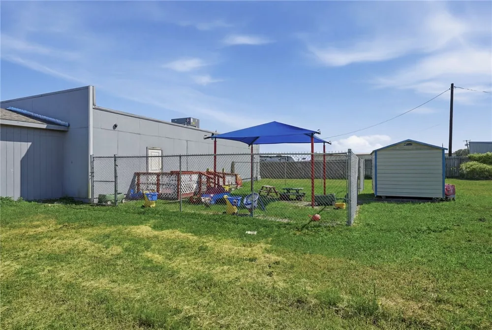 1615 Voss Avenue Odem, TX 78370