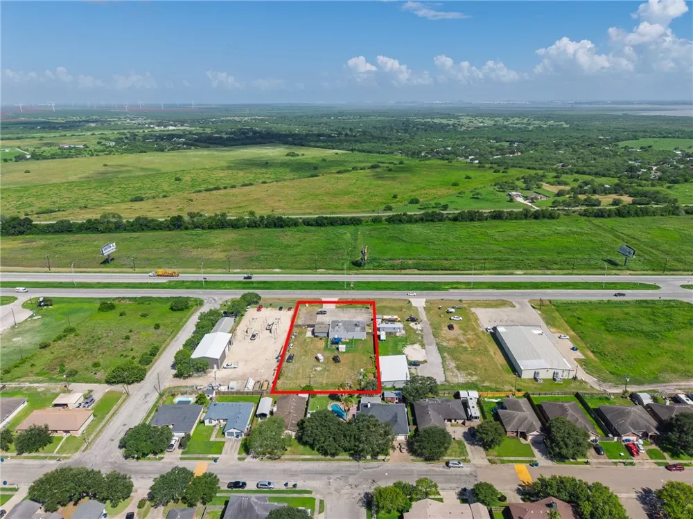 1615 Voss Avenue Odem, TX 78370