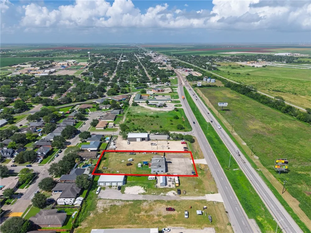 1615 Voss Avenue Odem, TX 78370