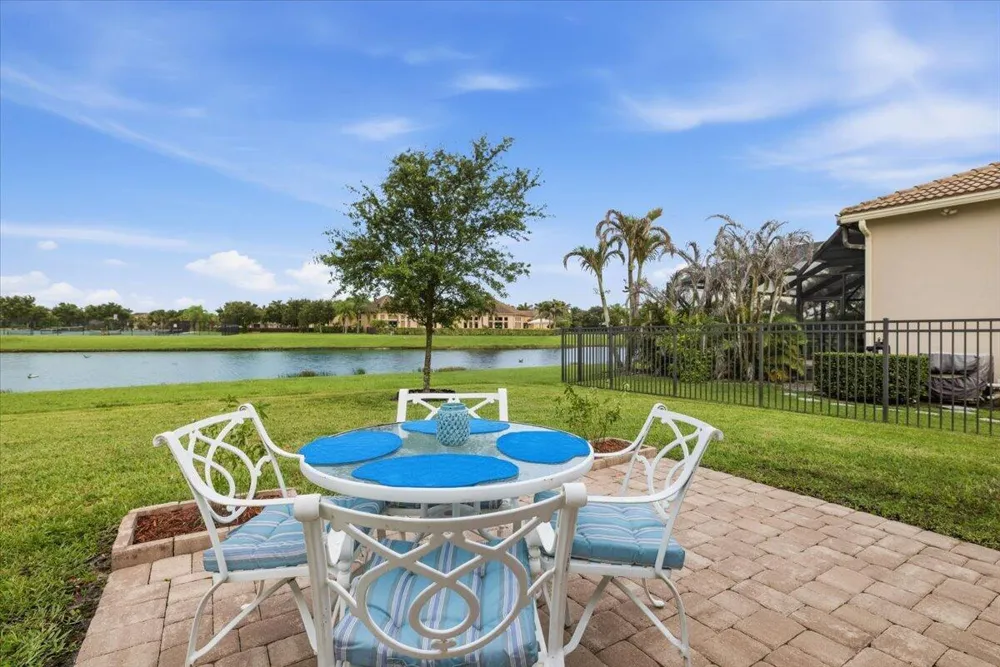2024 Albany Terrace SW Vero Beach, FL 32968