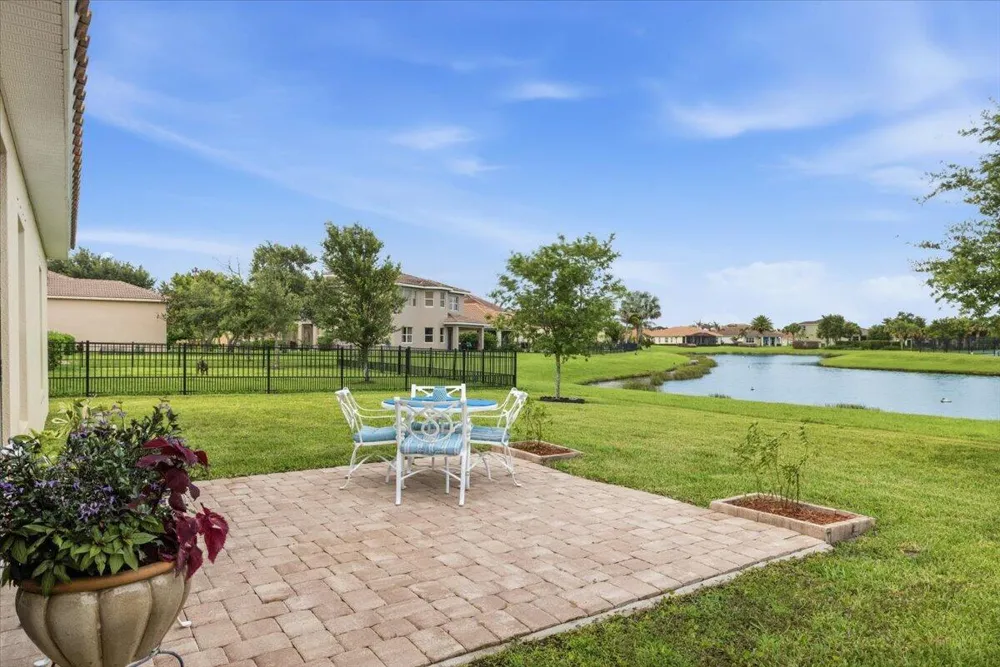 2024 Albany Terrace SW Vero Beach, FL 32968