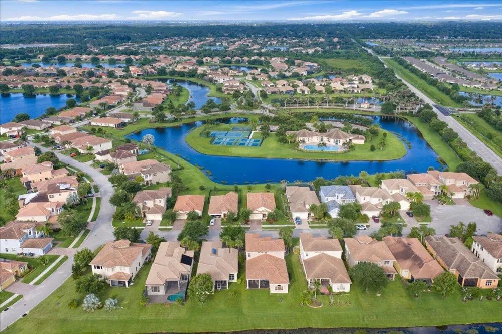 2024 Albany Terrace SW Vero Beach, FL 32968